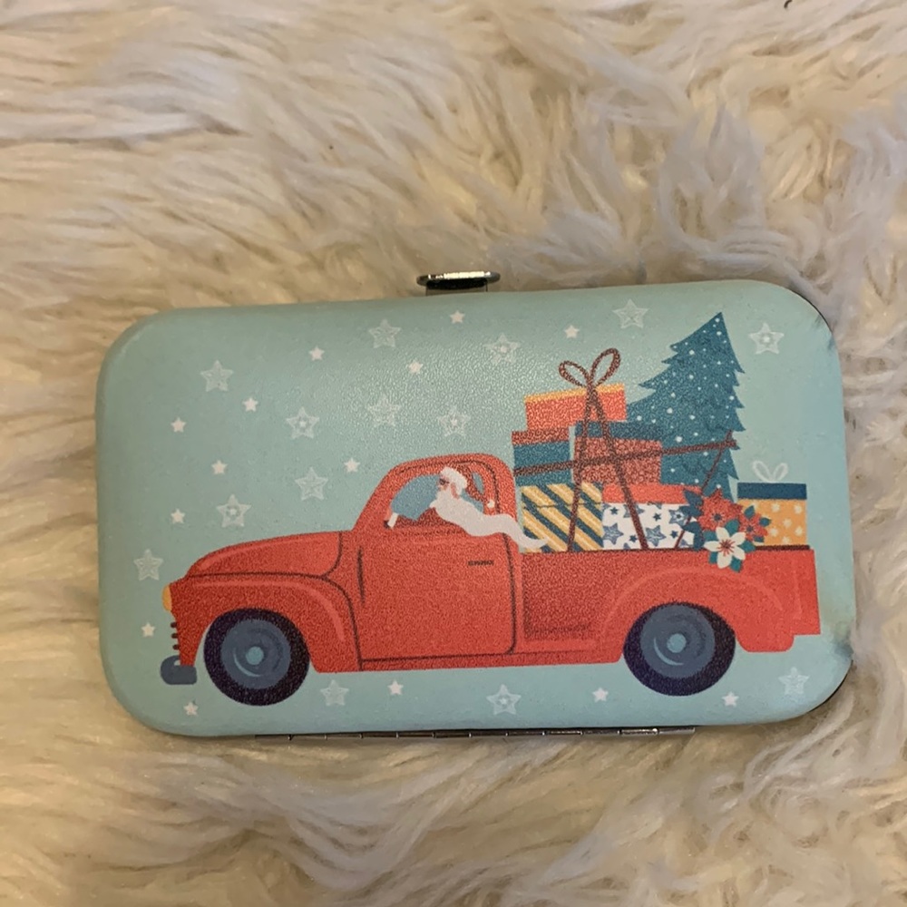 Travel manicure box